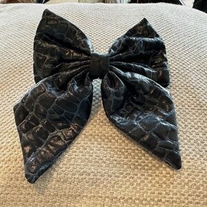 Carita Paris Black and Blue Snake Print Hair Bow
